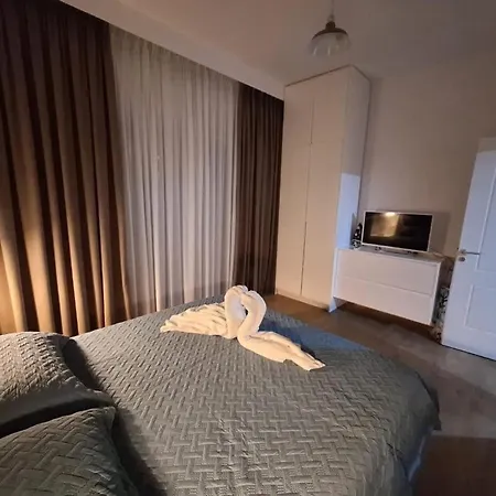 Center Apartment *