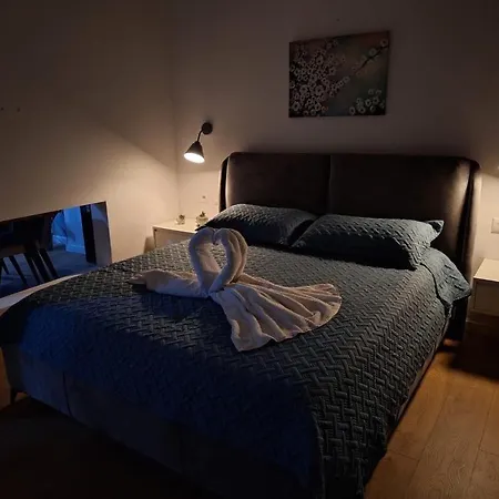 Center Apartment *